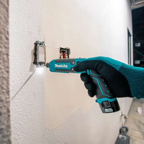 Makita TD023DSE 7.2V Cordless Pen Impact Driver Two-Position 25Nm [Kit]
