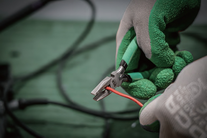 DCA A07A0210 Mini Combination Pliers 4.5"