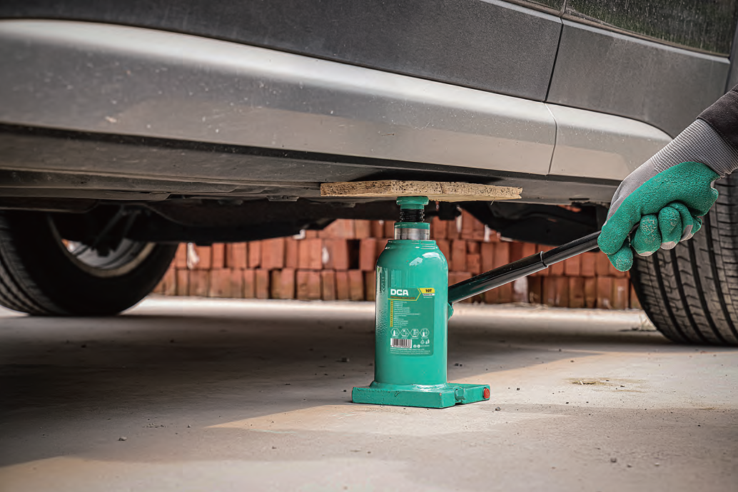 DCA A29A01 Hydraulic Bottle Jack