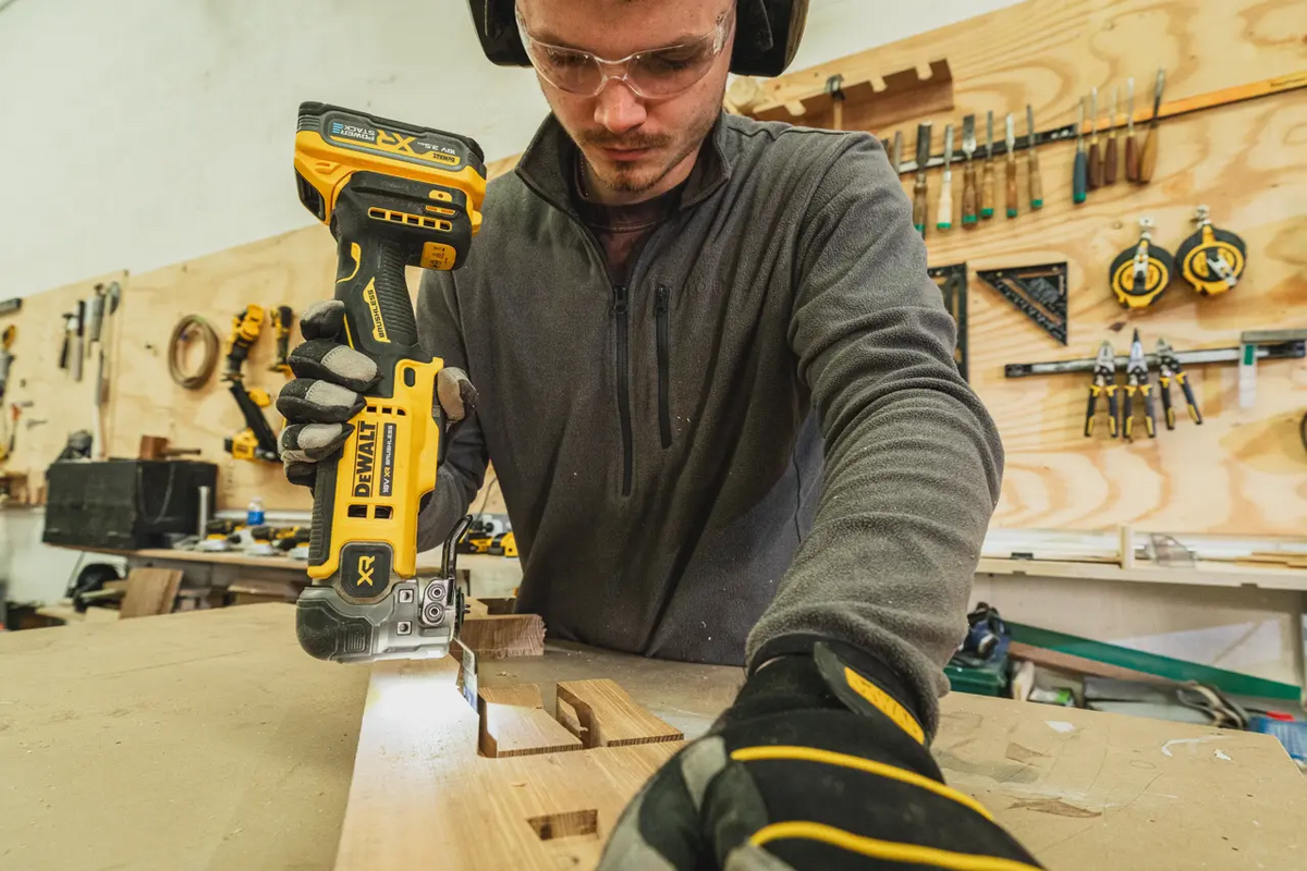 Dewalt DCS359N Cordless Brushless Oscillating Multi-Tool 20V [Bare]