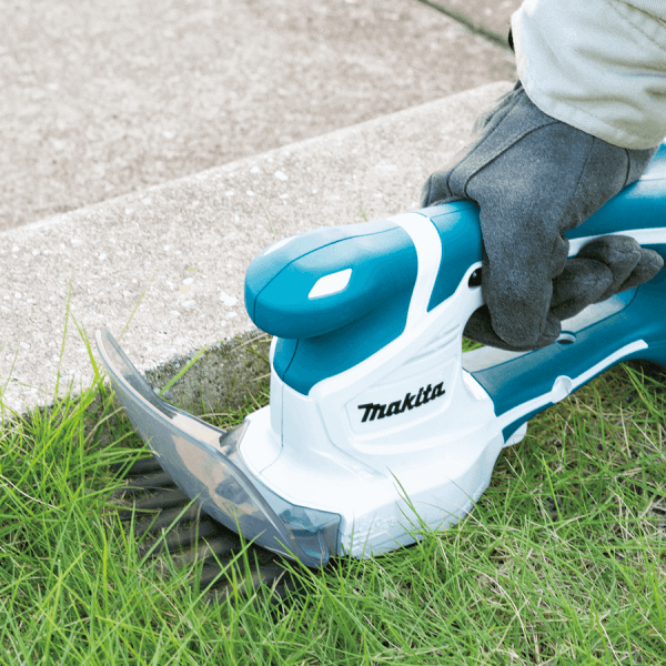 Makita UM110DWYX 18V Cordless Grass Shear (G-Series) [Bare] Secondary image