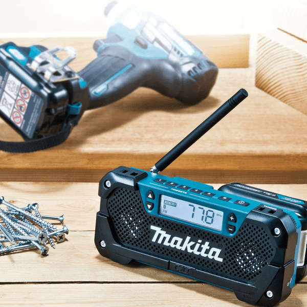 Makita MR052 12V AM/FM Cordless Radio (CXT-Series) Secondary image