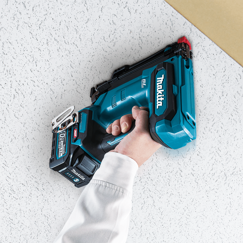 Makita ST002GZ 40V Cordless Stapler / Staple Gun 10mm (XGT) [Bare] Secondary image