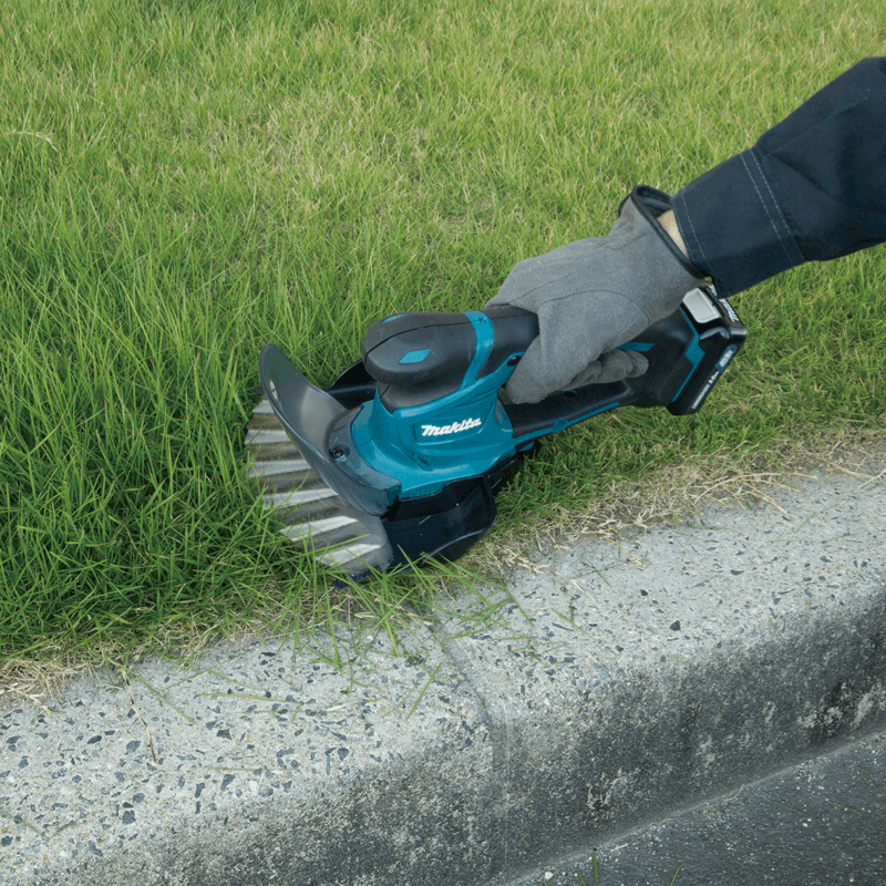 Makita UM600DZX 12V Cordless Grass Shear (CXT) [Bare] Secondary image