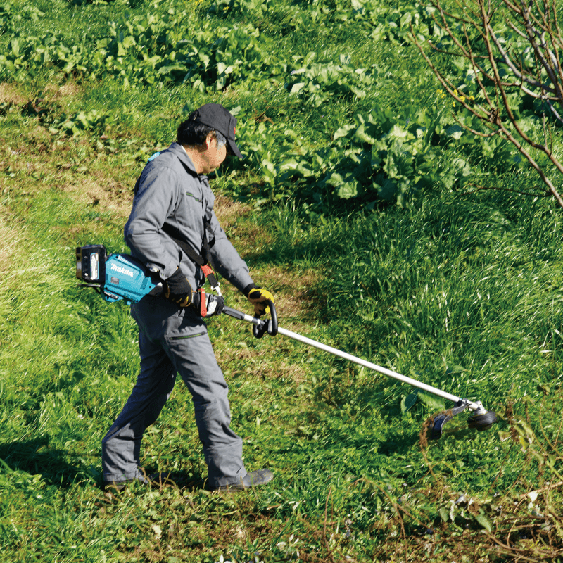 Makita UR014GZ 40V Cordless Grass Trimmer, Loop Handle (XGT) [Bare] Secondary image