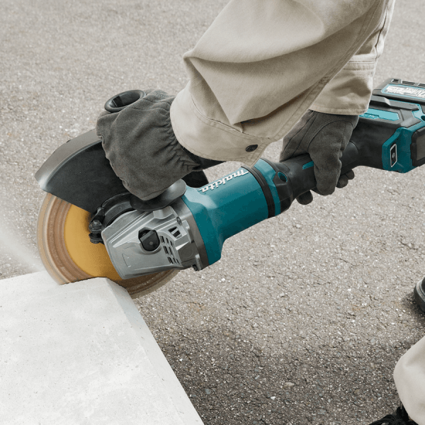 Makita GA038GM201 40V Cordless Angle Grinder 9" XGT Secondary image