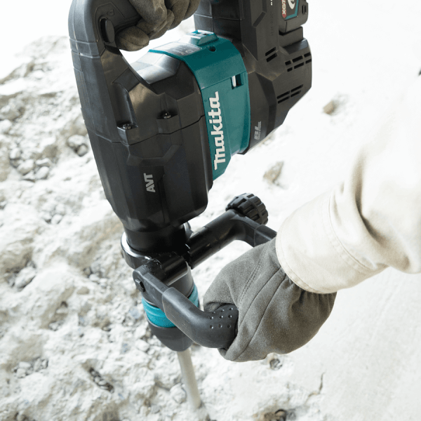 Makita HM001GZ 40V Cordless Chipping Gun / Demolition Hammer XGT (SDS-Max) [Bare] Secondary image