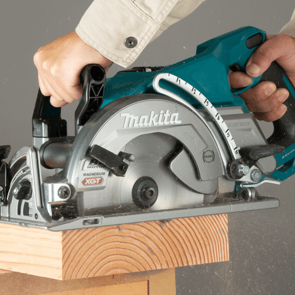 Makita RS001GZ 40V Cordless Circular Saw (Rear Handle) XGT [Bare] Secondary image