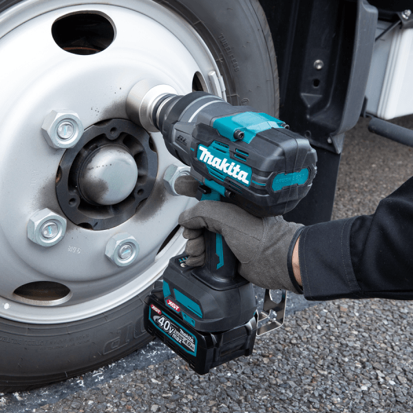 Makita TW001GM201 40V Cordless Impact Wrench 1800Nm XGT Secondary image
