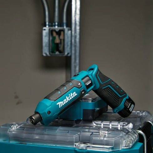 Makita TD023DSE 7.2V Cordless Pen Impact Driver Two-Position 25Nm [Kit]