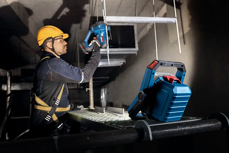 Bosch GLI 18V-3000 Cordless LED Floodlight / Worklight (Bare) - ToolsSavvy.ph
