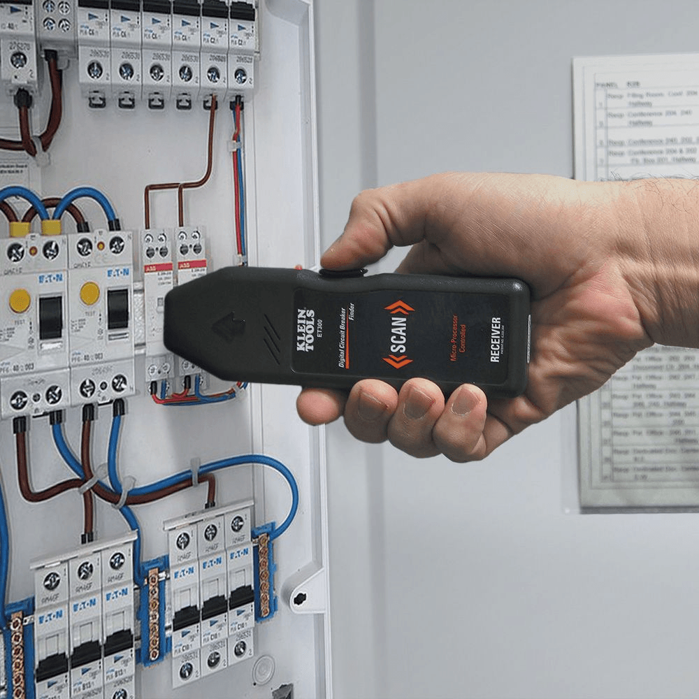 Klein ET300 Digital Circuit Breaker Finder Secondary image